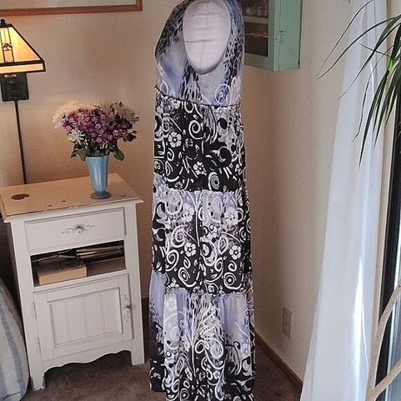 Peter Nygard Maxi Dress - Picture 4 of 12